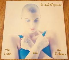SINEAD O’CONNOR-The Lion and The Cobra~ORIG.1987 CHRYSALIS Vinyl LP~INSERT~41612