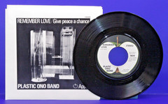 JOHN LENNON Give Peace A Chance 45 RPM w/PS APPLE 1809 NM/UNPLAYED
