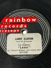 Beer Barrel Polka – Larry Clinton 78 Rainbow Records