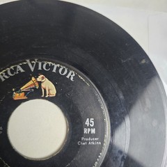 Skeeter Davis Somebody Loves You/End Of The World 45 RPM 7″ Rca Victor 47-8098