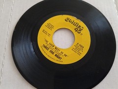 2 x THREE DOG NIGHT “NEVER BEEN TO SPAIN” “Liar” “On The Way Back Home 45 rpm