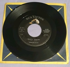 Skeeter Davis 45 Am I That Easy To Forget? / Wishful Thinking RCA Victor 47-7671