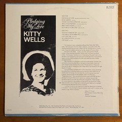 Vintage Vinyl 33 1/3 RPM LP Record Album: Kitty Wells, “Pledging My Love”