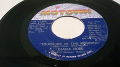 LOT OF 8 45 RPM THE SUPREMES Hangin’ On, Hurry Love, Happening, Come See About