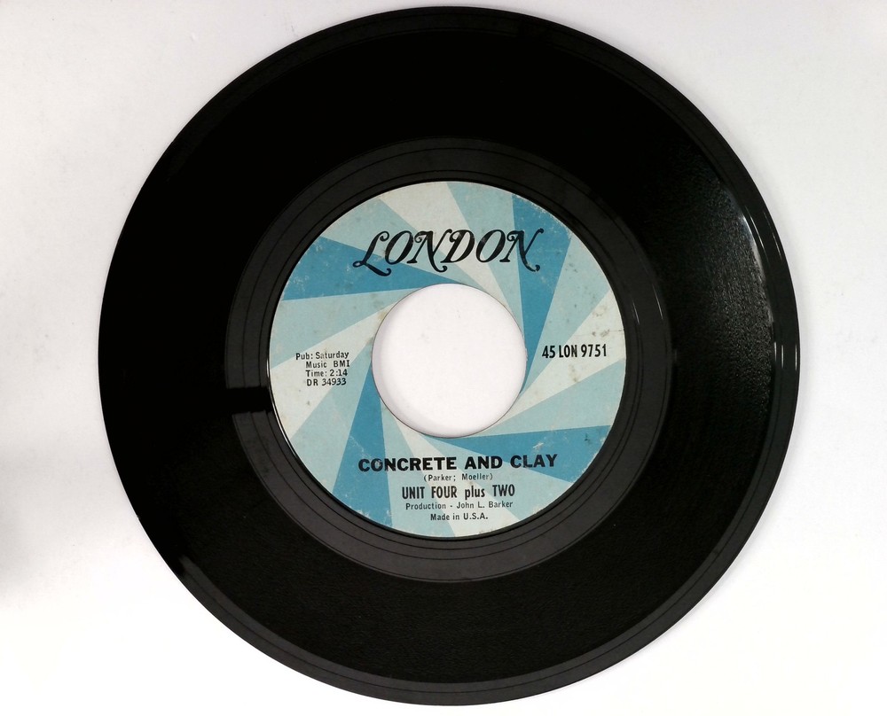 Unit Four Plus Two – Concrete And Clay 7″ Record 1965 London Pop 45 RPM