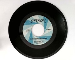 Unit Four Plus Two – Concrete And Clay 7″ Record 1965 London Pop 45 RPM