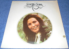 LORETTA LYNN – ALONE WITH YOU – VINYL LP RECORD – 1972 VOCALION RECORDS – NICE