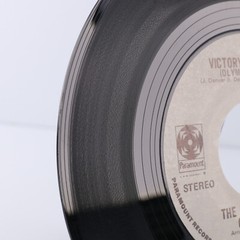 Lee Holdridge Orchestra – Victory Is Peace / Snow Frolic – 1971 45 rpm Record