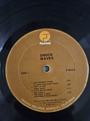 Shock – Waves (LP, Album F 9619) ( Good+ (G+)) Fantasy