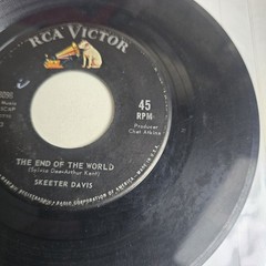 Skeeter Davis Somebody Loves You/End Of The World 45 RPM 7″ Rca Victor 47-8098