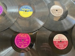 Lot of 24x HILLBILLY/ROCKABILLY/Honky-Tonk/C&W 1940s-1950s 10″ 78rpm singles #1