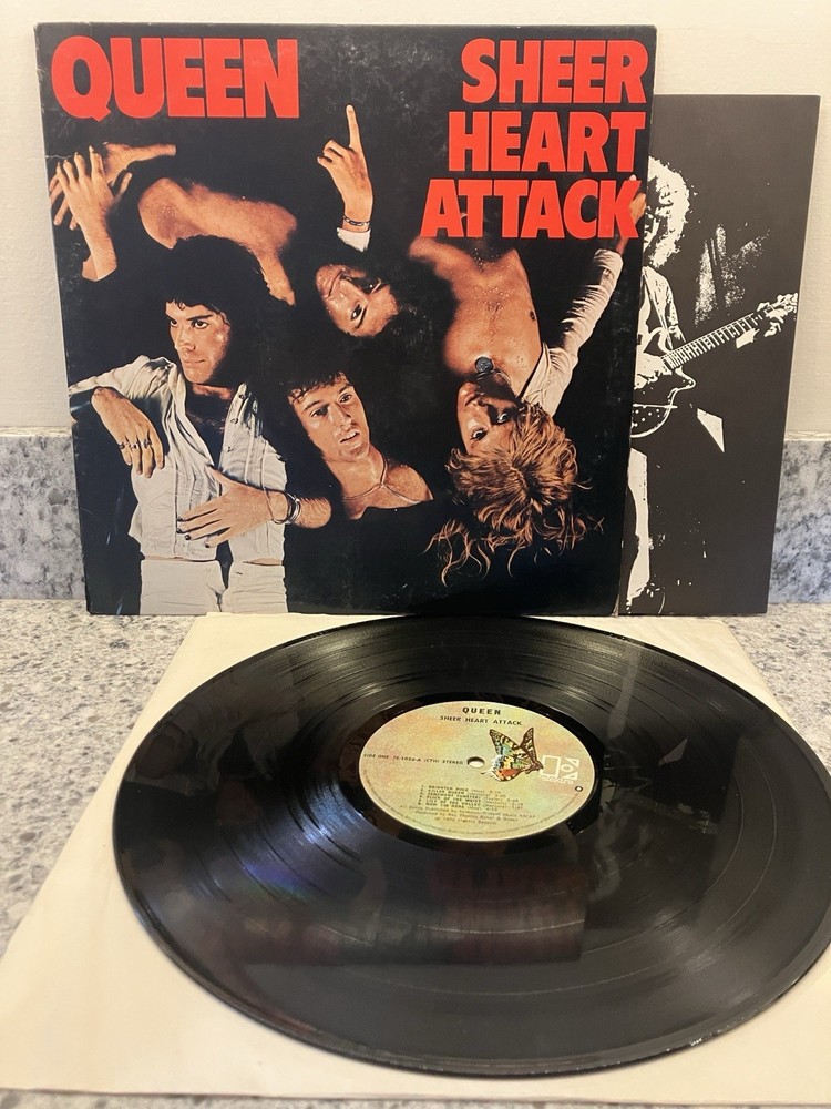 Queen – Sheer Heart Attack ; 1974 LP W/POSTER VG+ (ACCURATE GRADE)