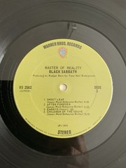 BLACK SABBATH- MASTER OF REALITY OG 1971 LP WB BS2562 EMBOSSED COVER GREEN LABEL
