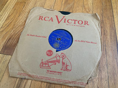 Lot of 81 vintage 1920’s/1930’s 78 rpm phonograph records, various artists