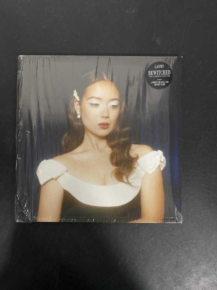 Laufey – Bewitched: The Goddess Edition LE Blue Vinyl USED NOT TESTED
