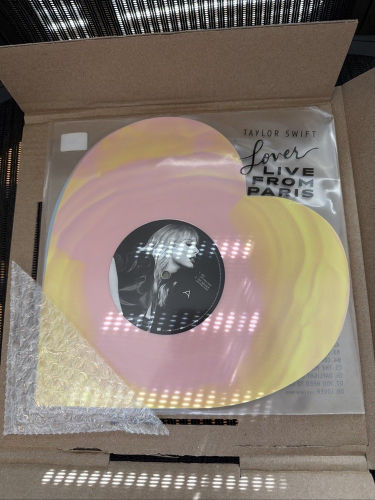 New Taylor Swift Lover Live From Paris – Heart Shaped Vinyl 2 LP showgirl life