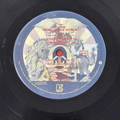 Vintage 1977 Queen Album NEWS OF THE WORLD Record Vinyl LP