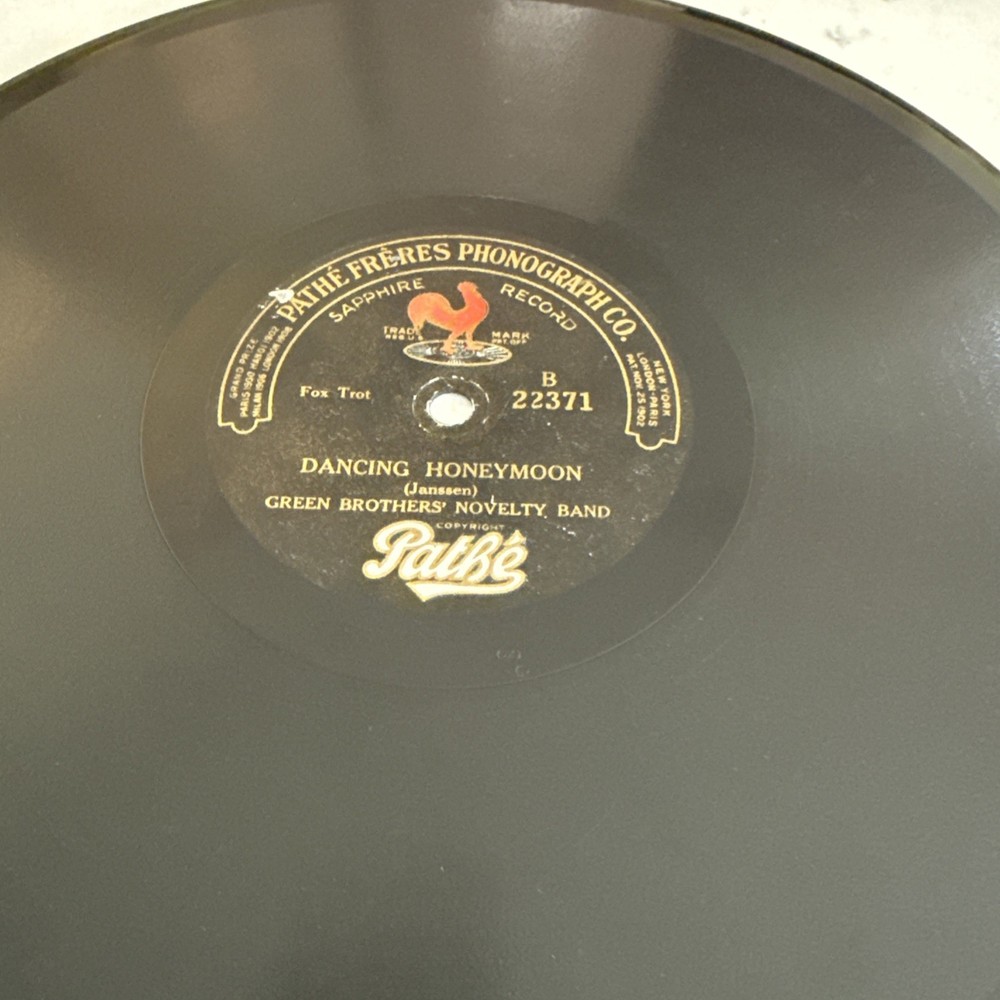 1920 JAZZ Vertical PATHE 22371 78 rpm GREEN BROTHERS “Dancing Honeymoon” V+