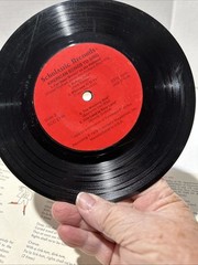 Scholastic Records: AMERICAN SONGS TO SING Record #SCC2745 – 1976 – 33 1/3Rpm