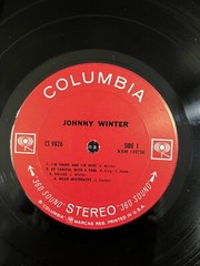 JOHNNY WINTER LP JOHNNY WINTER ( 1ST PRESSING ) CS 9826 XSM 139759 VG+