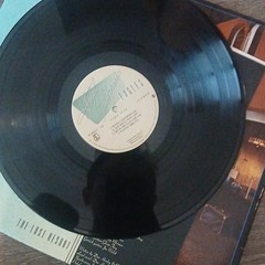 Eagles Hotel California Asylum Records 12″ Black Vinyl LP 33 RPM Rock Sleeve