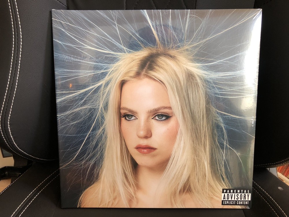 BRAND NEW LIMITED EDITION RENEE RAPP SNOW ANGEL EXCLUSIVE BLUE WAVES VINYL IN UK