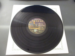 2 Kansas Vinyl LP’s – Monolith & Song for America – both Kirshner – both in VGC