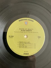 BLACK SABBATH- MASTER OF REALITY OG 1971 LP WB BS2562 EMBOSSED COVER GREEN LABEL