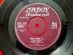 The Chordettes Pink Shoe Laces/Charlie Brown Rare Single Record 7″ India Ex