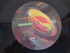 ULTRA VIVID SCENE Staring At The Sun 12″ (1990 BAD 0004) Nice 4AD 4 Track 12″