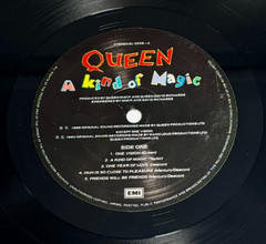 Queen A Kind Of Magic LP Vinyl UK EMI EU3509 Gatefold 1986 VG