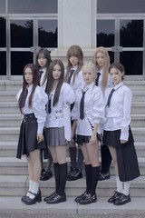 IZNA [N/A] The First Mini Album IZNA Ver./NFC ID Card+8 Photo Card+Poster+Manual