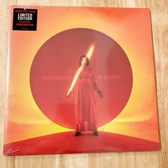 Jade Bird – Different Kinds of Light (UO Exclusive Translucent Red 2LP)