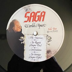 SAGA – Worlds Apart Audiophile EARMUSIC 180g LP NM/NM