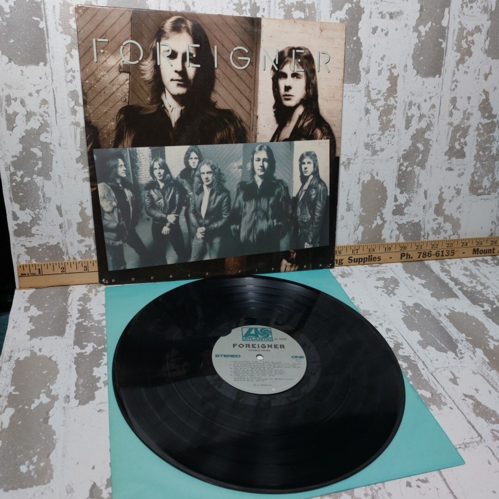 FOREIGNER 1978 LP “DOUBLE VISION” ON CLASSIC ROCK POP VINTAGE VINYL! HOT BLOODED