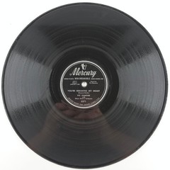 Vic Damone Four Winds / You’re Breaking My Heart 1949 10″ 78 rpm Record 5271
