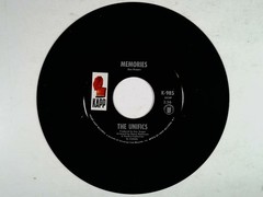 The Unifics – It’s a Groovy World! 7″ Kapp Records Soul R&B 45 RPM