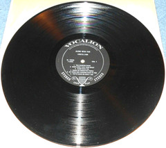 LORETTA LYNN – ALONE WITH YOU – VINYL LP RECORD – 1972 VOCALION RECORDS – NICE
