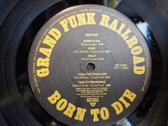 GRAND FUNK RAILROAD BORN TO DIE