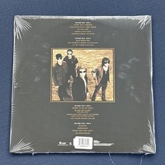 BON JOVI 2 LP GOLD VINYL LP GREATEST HITS + LITHO & HYPE STICKER GATEFOLD COVER