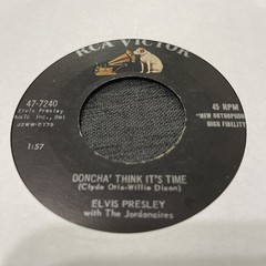 Elvis Presley-Lot of 11 different 45 RPM records in Excellent (EX) condition.