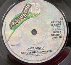 DEE DEE BRIDGEWATER – JUST FAMILY – 7″ Vinyl ELEKTRA – PLAY GRADED EX