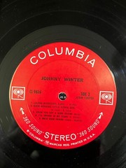 JOHNNY WINTER LP JOHNNY WINTER ( 1ST PRESSING ) CS 9826 XSM 139759 VG+