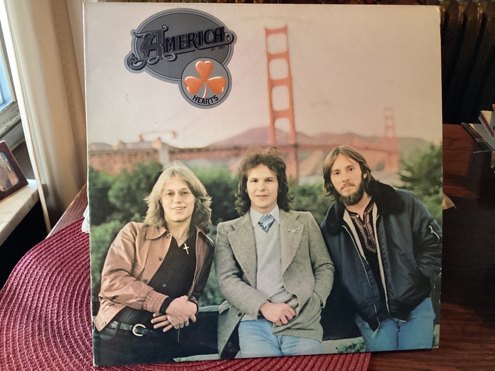 America,, 1975 VG+ vinyl lp..BS2852