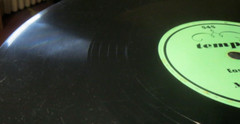 78RPM Temple Mae West – They Call Me Sister Honky-Tonk / Easy Rider, clean V V+