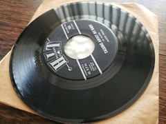 Harvey Frolic Talking About My Baby/Bill Austin You Don’t Own Me 1964 Hit 105