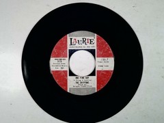 The Chiffons – One Fine Day 7″ Record 1963 Laurie Records Pop 45 RPM