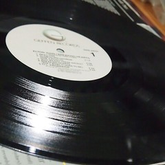 Elton John – Breaking Hearts LP ~ Sad Songs Vinyl Excellent (EX)