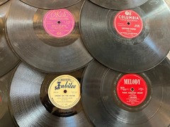 Lot of 24x HILLBILLY/ROCKABILLY/Honky-Tonk/C&W 1940s-1950s 10″ 78rpm singles #1