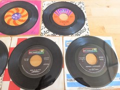 Vtg Lot 45 RPM Records & Sleeves Nat Adderley Kingpins Isley Bros Grass Roots